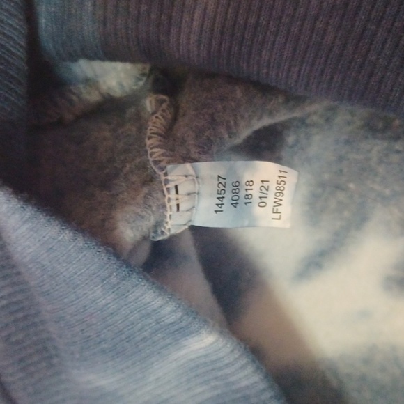 90 Degree By Reflex Handmade Tie-Dye Sweatshirt - Picture 3 of 13